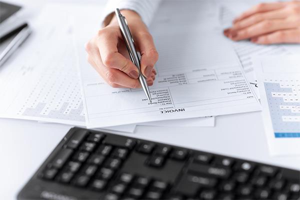 إمساك الدفاتر و السجلات المحاسبية